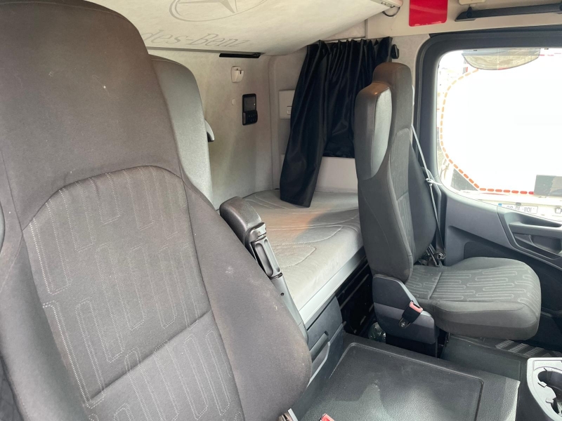 Vehicle Photo 13